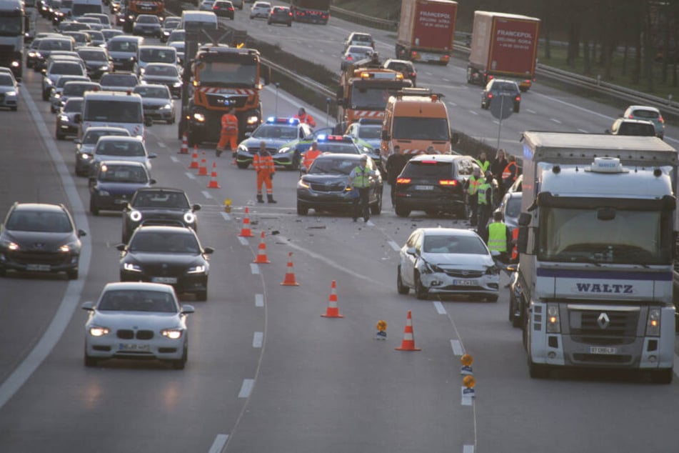 Massencrash auf A5: Langer Stau im Feierabend-Verkehr!