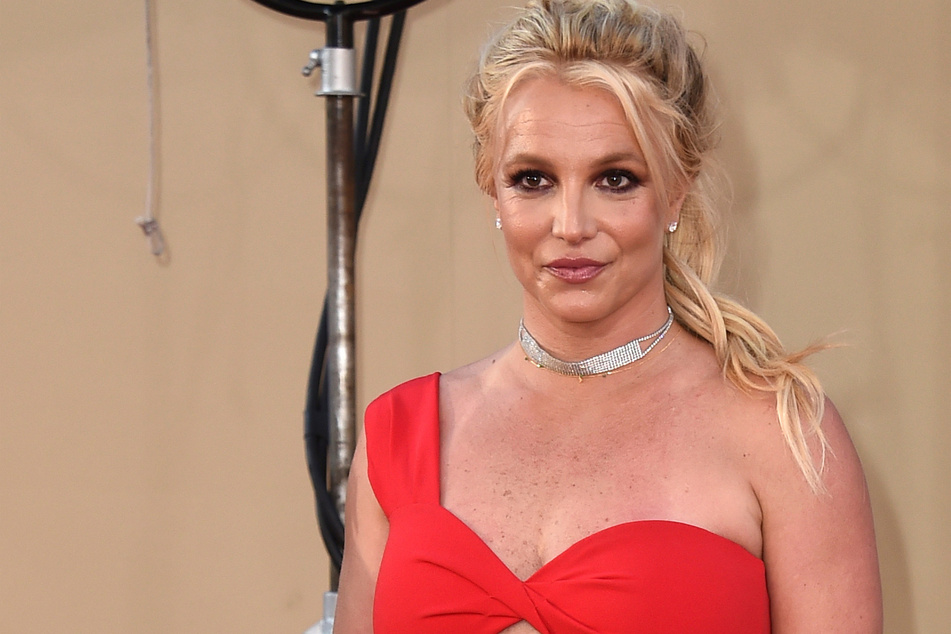 Britney Spears (41) war am Freitag bei einem Restaurant-Besuch in Los Angeles ausgerastet, als sie von Fans gefilmt wurde.