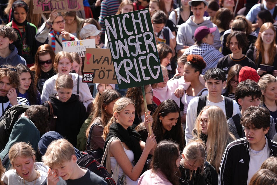 Wehrpflicht? Nein danke! Demozug rollt heute durch Bonn