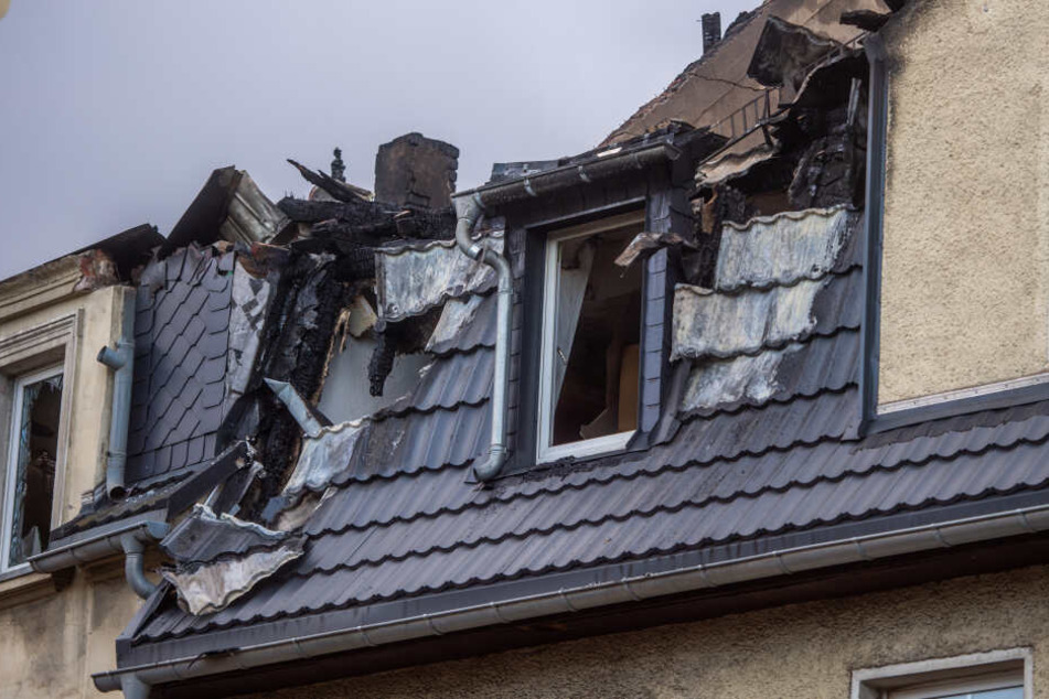 Das Gebäude wurde durch das Feuer völlig zerstört.