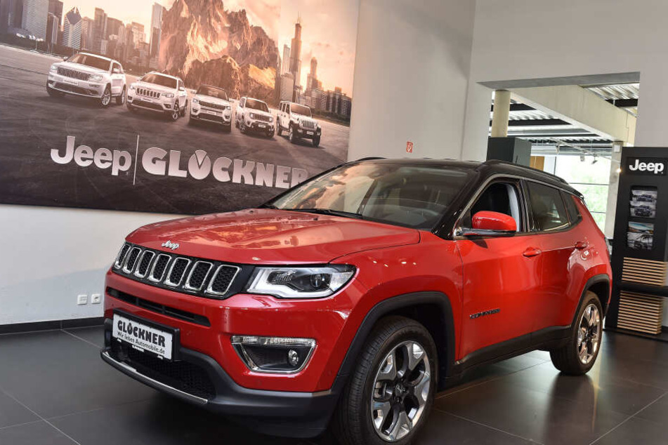 Der Jeep® Compass Limited ist perfekt für die Stadt und das Gelände geeignet.