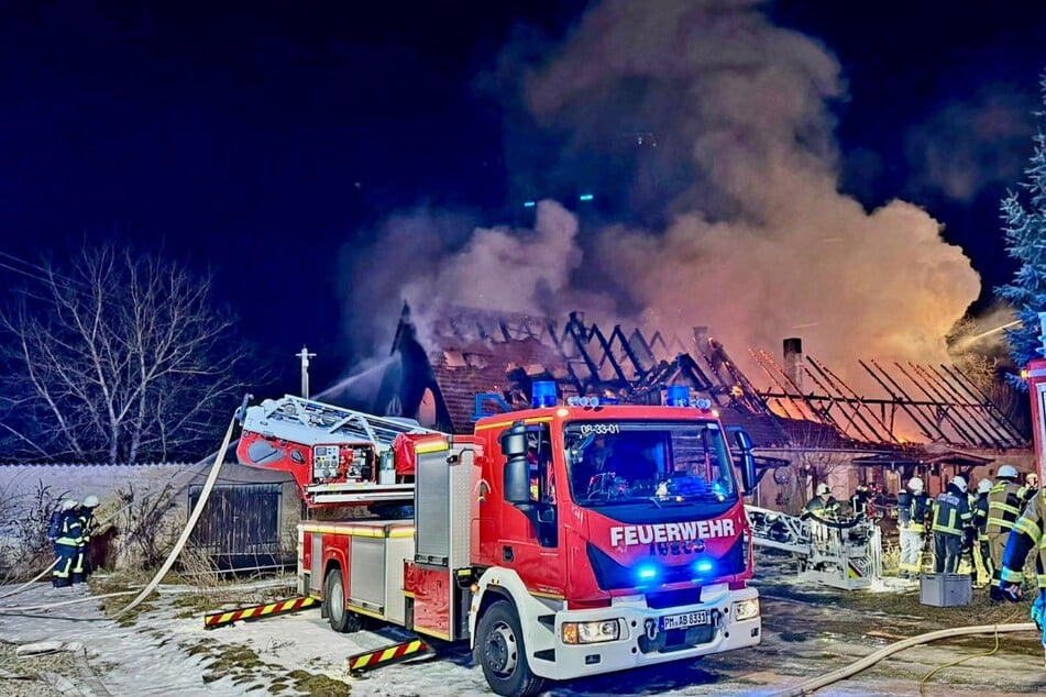 Die Feuerwehr war bis in die Nacht im Einsatz.