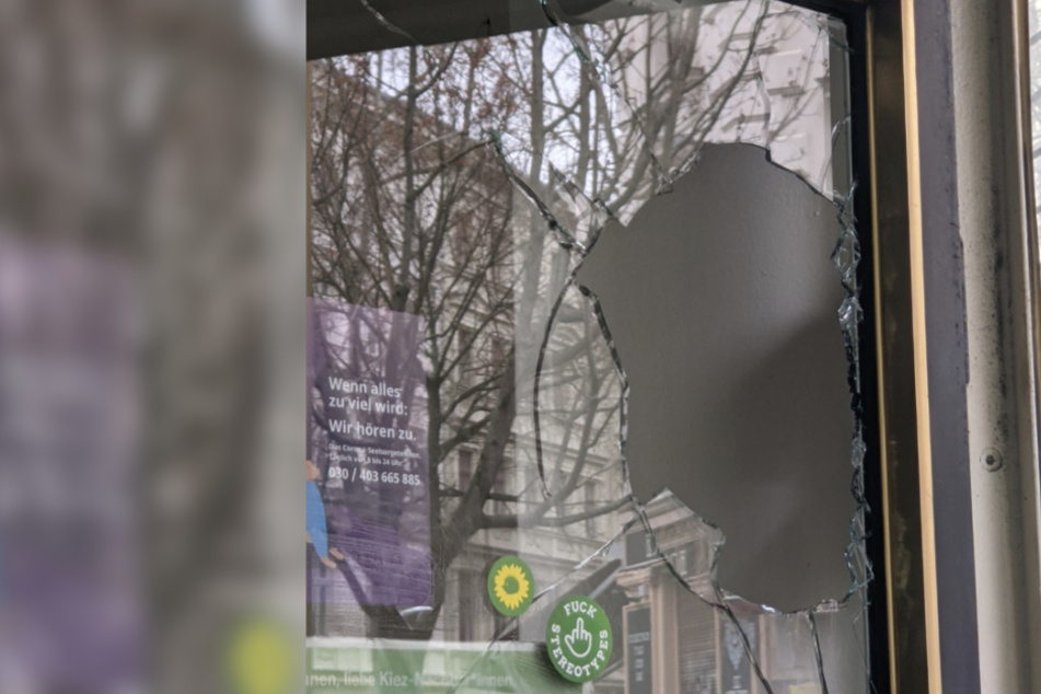 Wegen Dannenröder Forst? Grünen-Bürgerbüro in Kreuzberg attackiert