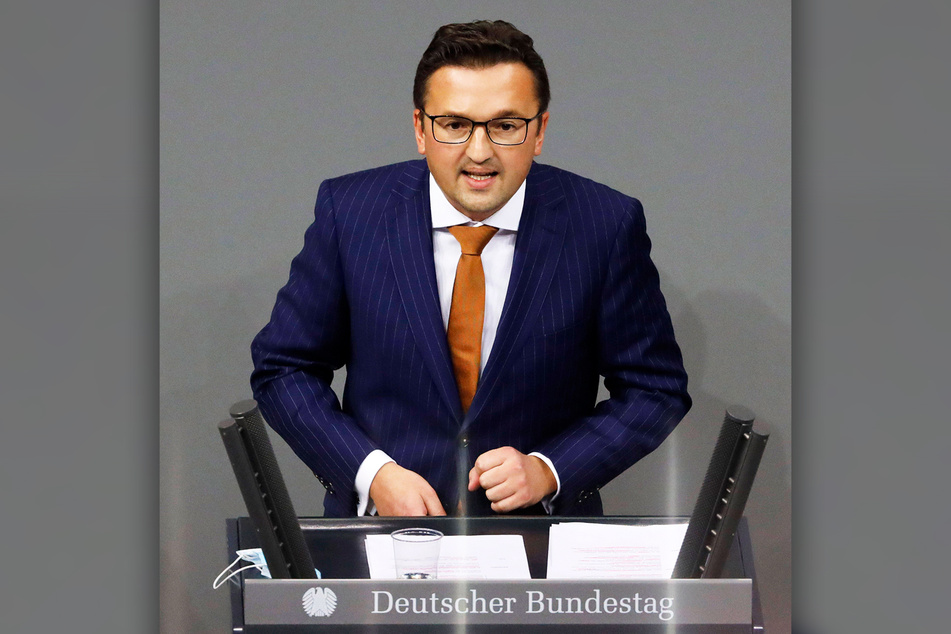 Bundestagsmitglied Carsten Körber schickt die Fliegen nach Berlin.