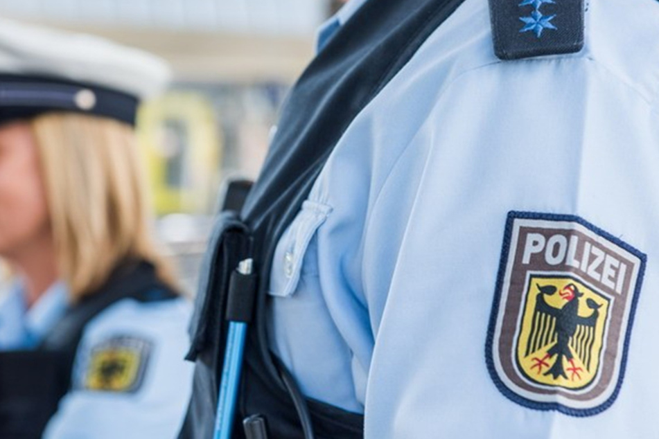 Bundespolizisten nahmen den falschen Bahn-Mitarbeiter in Empfang. (Symbolbild)