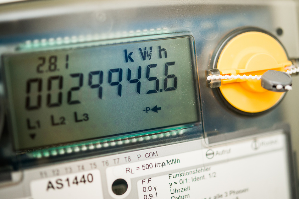 Strom wird im kommenden Jahr richtig teuer: Die Versorger haben die Preise pro Kilowattstunde teilweise mehr als doppelt!