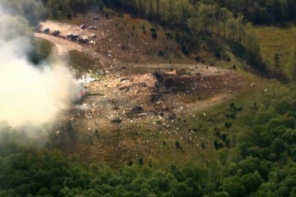 Die Spezialfabrik für militärischen Sprengstoff wurde von einer gewaltigen Explosion erschüttert.