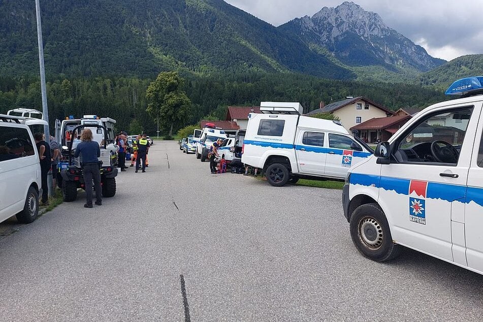 Zahlreiche Rettungskräfte waren im Einsatz.