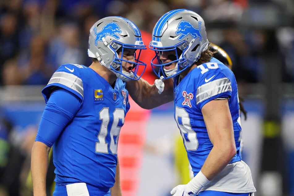 Die Detroit Lions (hier: Quarterback Jared Goff, l., und Wide Receiver Isaac Teslaa) stehen seit Februar als Team in München bereits fest.