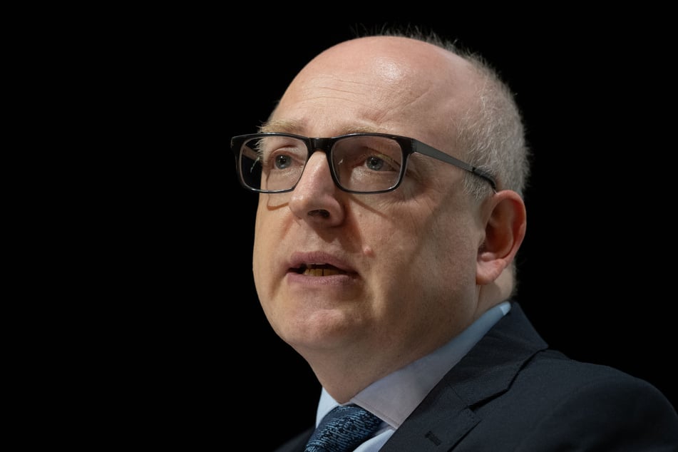Auch der Chemnitzer OB Peter Sven Schulze (53, SPD) kommt im MDR-Beitrag zu Wort.