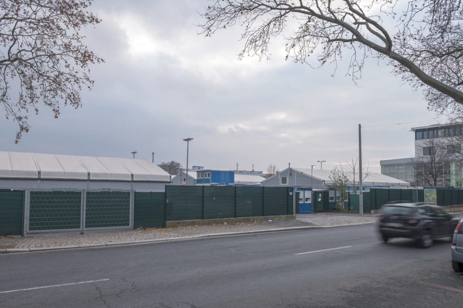 Das ehemalige Flüchtlingslager an der Bremer Straße soll der neue Globus-Standort werden. Doch auch hier gibt es bereits über ein Jahr Verzögerung.