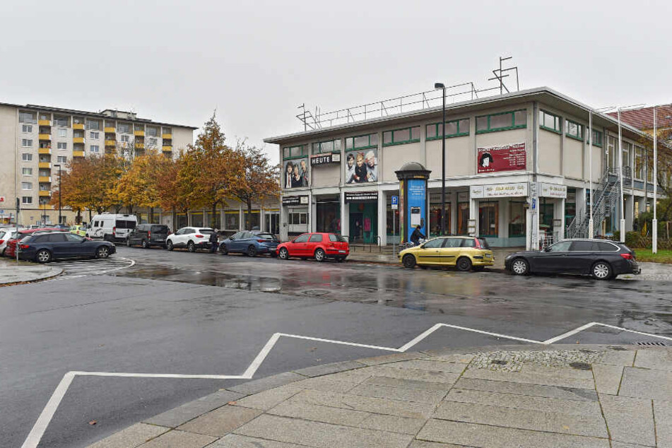 Die alte "Herkuleskeule" am Sternplatz wird abgerissen.