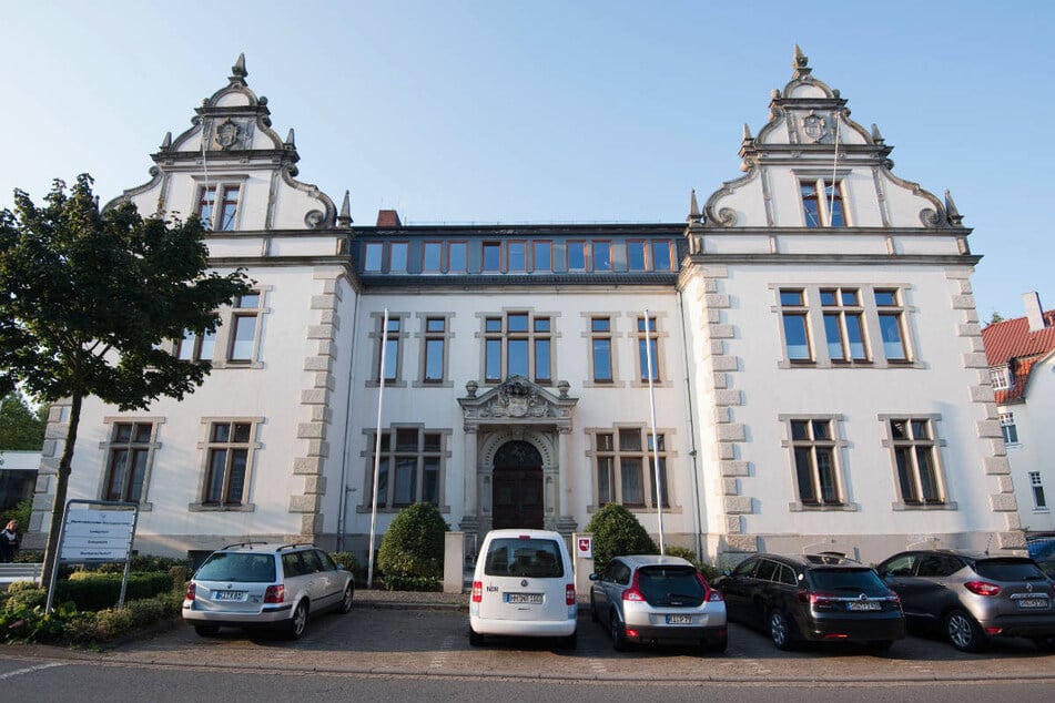 Die Justiz von Bückeburg befasst sich nach wie vor mit dem AfD-Erbe von Reiner Strangfeld (†79).