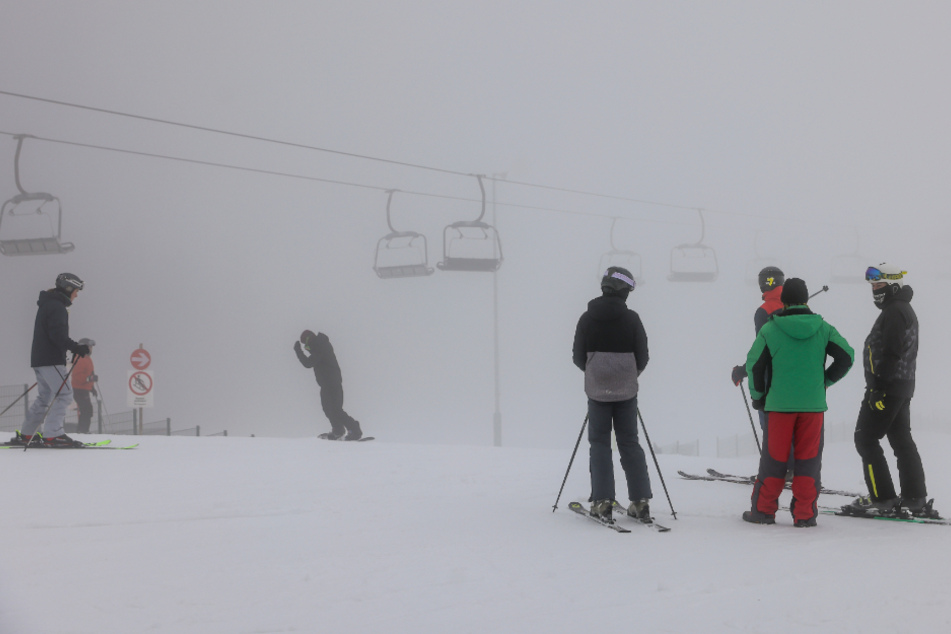 Laut einer Umfrage wollen viele auf den Skiurlaub in diesem Jahr verzichten.