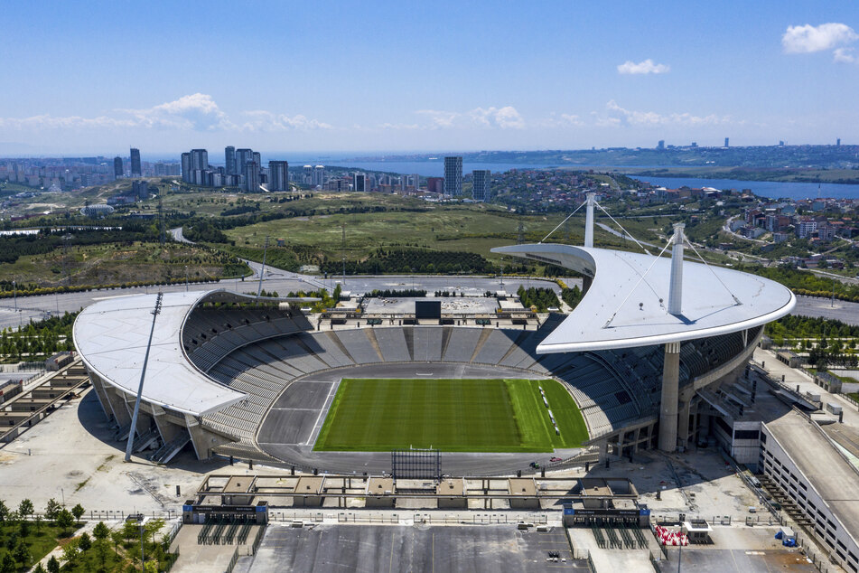 Am 10. Juni soll im Atatürk-Olymppiastadion eigentlich im dritten Anlauf das Champions-League-Finale stattfinden. Doch vielleicht muss die UEFA es erneut verlegen.