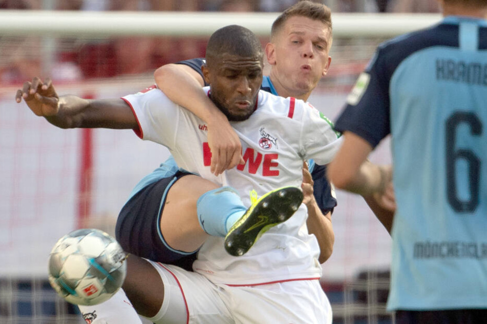 Auch die Spieler waren gefährdet, blieben aber unverletzt.