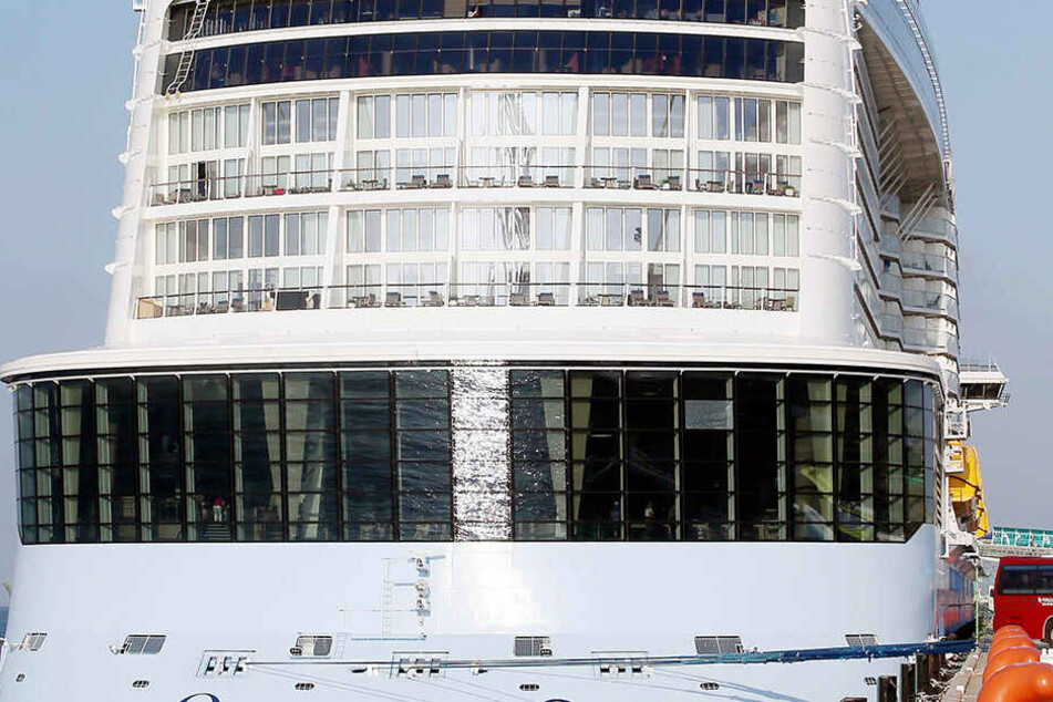 Das Kind stürzte von einem ähnlichen Kreuzfahrtschiff, wie diesem (Symbolbild).