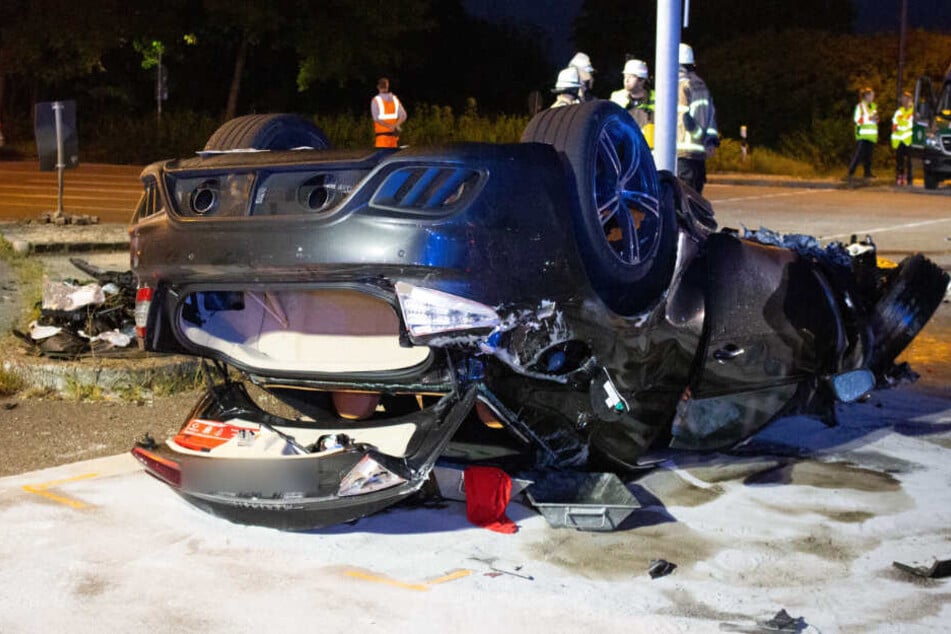 Maserati und BMW in tödlichem Crash: Münchner (25) stirbt, zwei Menschen verletzt