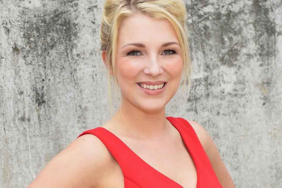 Bei GZSZ hatte Lilly Seefeld schon die ein oder andere Affäre. Im echten Leben liebt Iris Mareike Steen jedoch nur ihren Kevin.