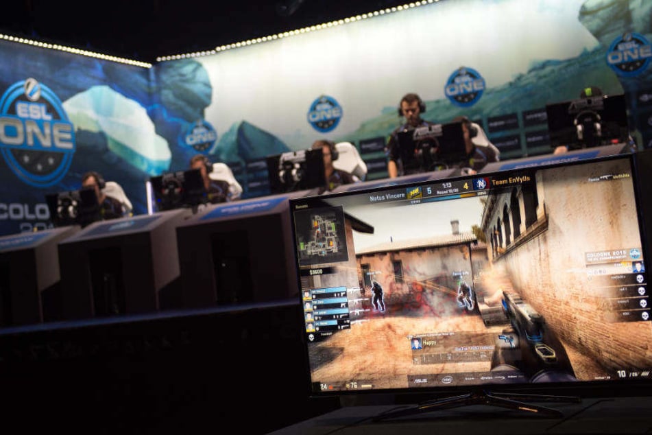 Viertelfinale des "Counter-Strike"-Turniers 2015 in der Lanxess Arena.
