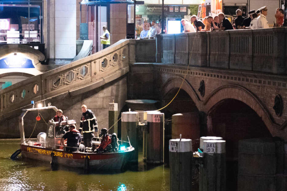 Zuletzt wurde der junge Mann am Alster-Kanal in der Innenstadt gesehen.