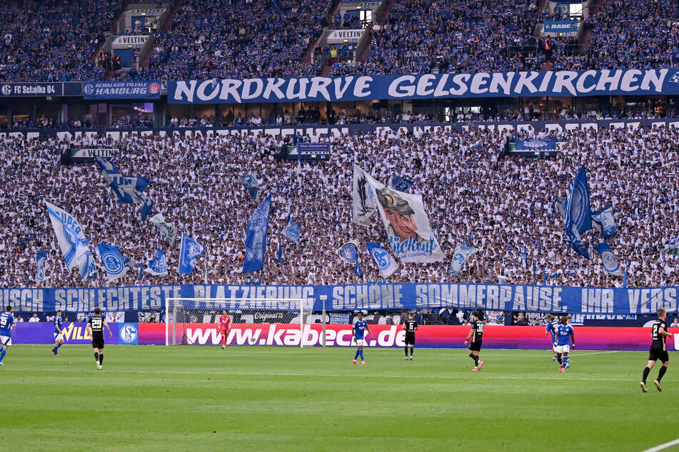 Die Nordkurve Gelsenkirchen gibt alles für Schalke 04.