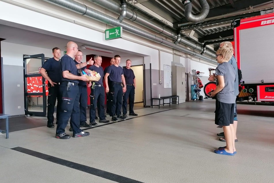 In der Feuerwache bekam der 11-Jährige eine Führung.