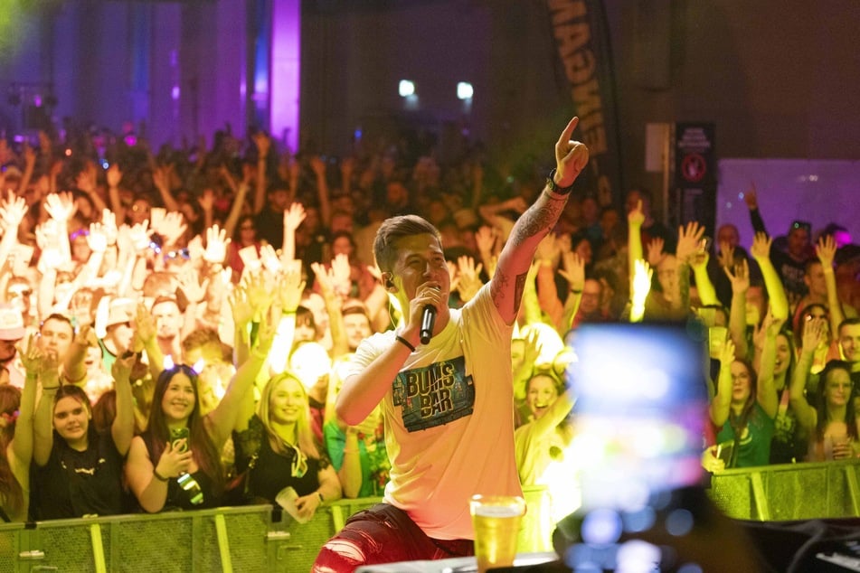 Robin Leutner (29) alias DJ Robin bei einem seiner zahlreichen Auftritte.