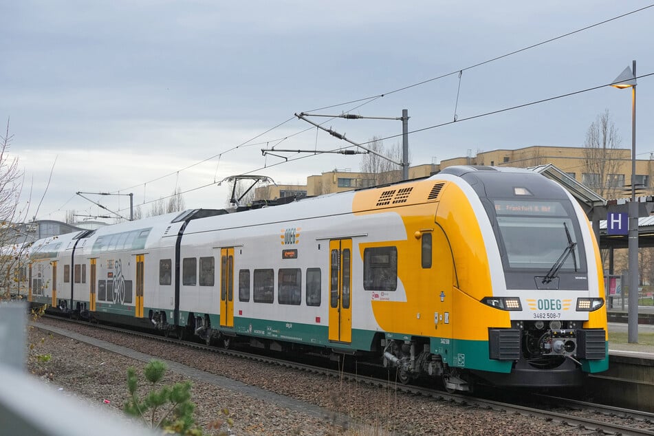 Der RE1 fährt von Berlin bis nach Frankfurt (Oder) und Cottbus.