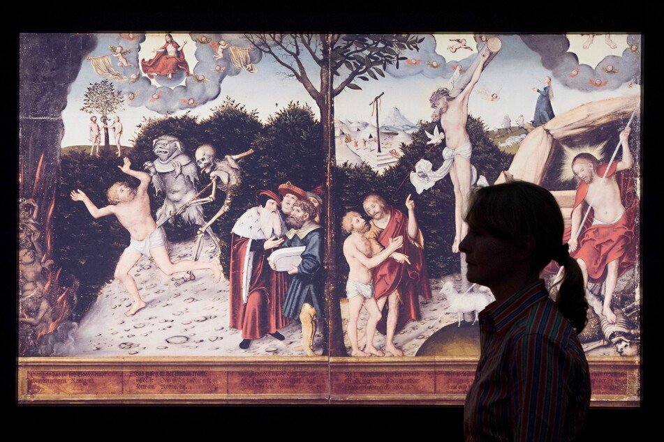 Unter anderem Gemälde von Lucas Cranach warten im Schloss Georgium auf Besucher.