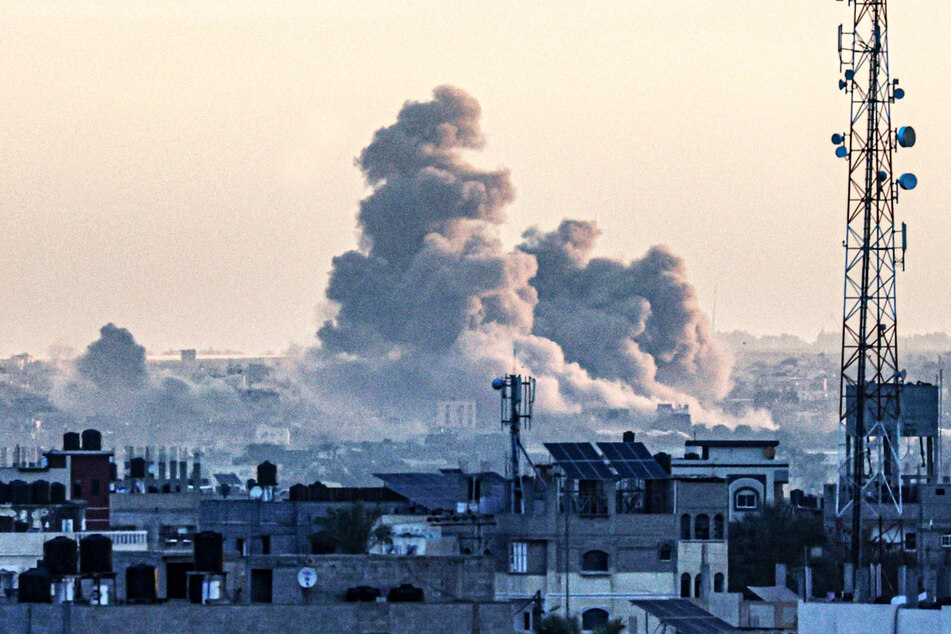 Im südlichen Gazastreifen steigt nach einer Detonation Rauch auf.