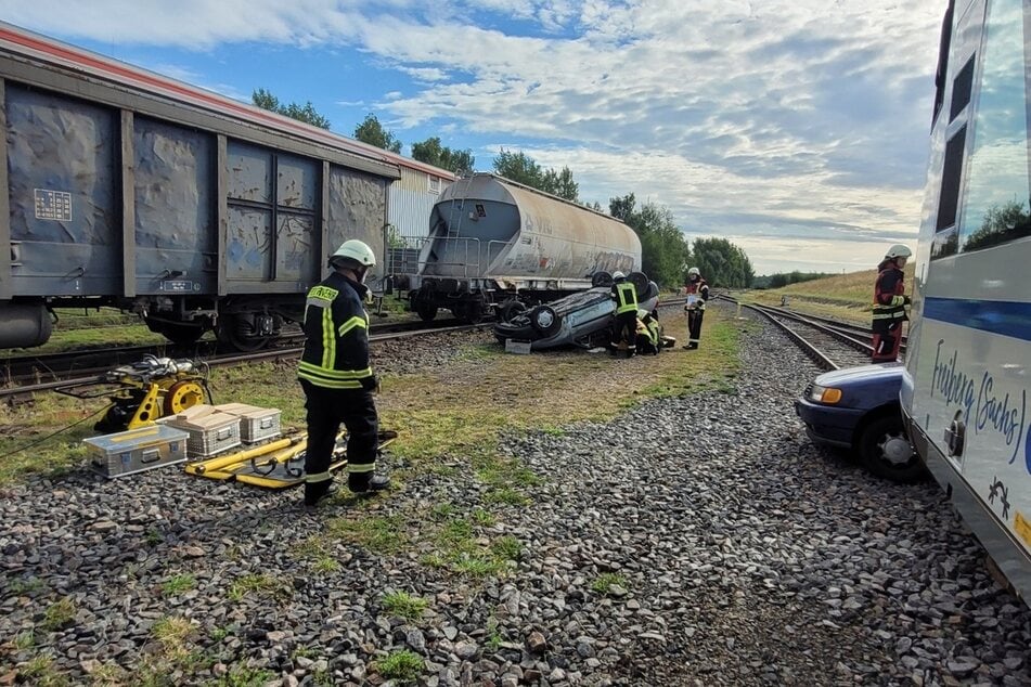 Die Einsatzkräfte hatten alle Hände voll zu tun - unter anderem musste eine eingeschlossene Person aus einem Auto befreit werden.