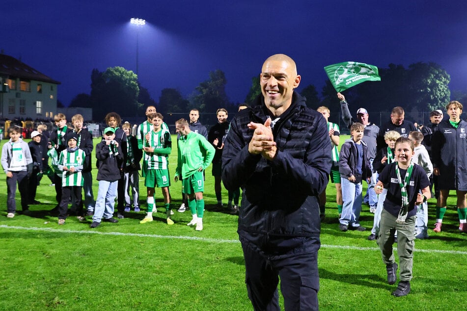 Trainer Alexander Schmidt (57) hat der BSG Chemie Leipzig wieder das Siegen beigebracht.