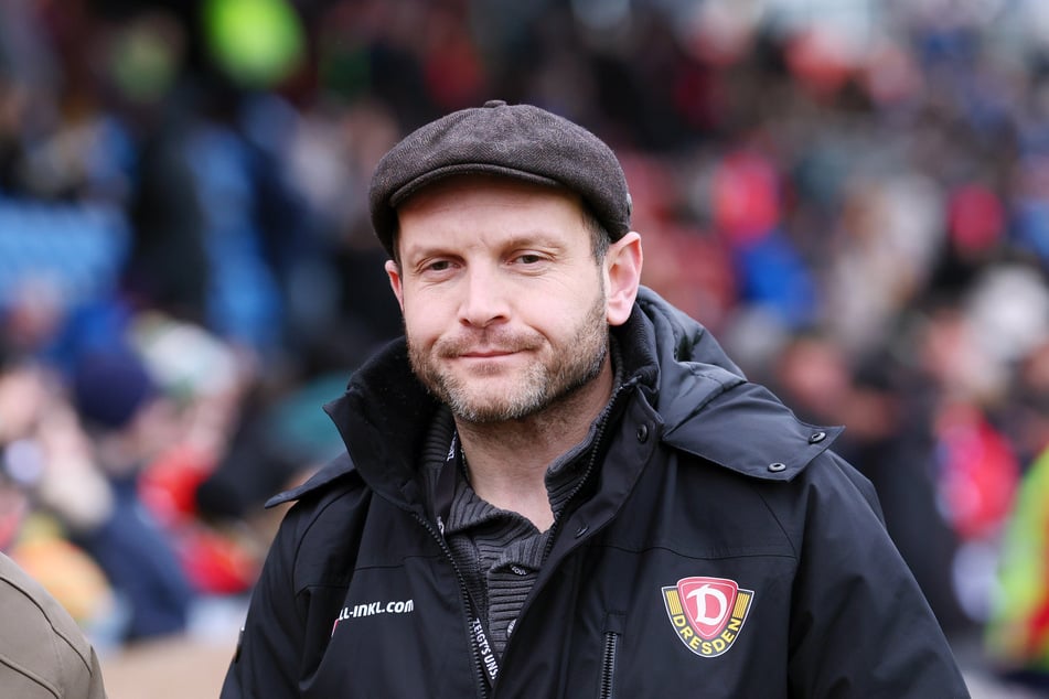 Mütze auf und durch! Kommunikations-Geschäftsführer David Fischer (41) hat bei Dynamo unruhige Zeiten hinter (?) sich.