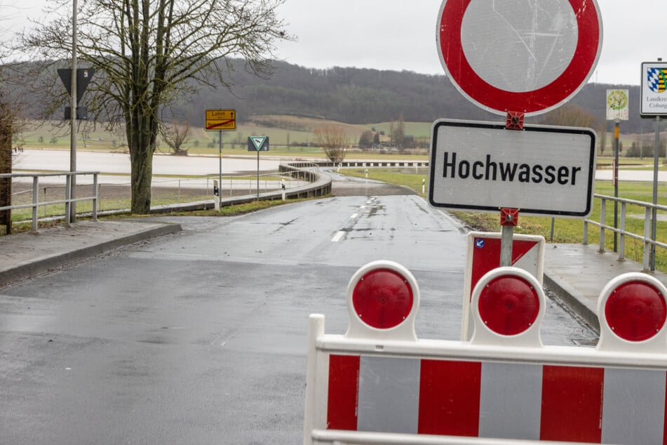Überflutungen im Freistaat: Flüsse in Nord- und Ostbayern über Ufer getreten