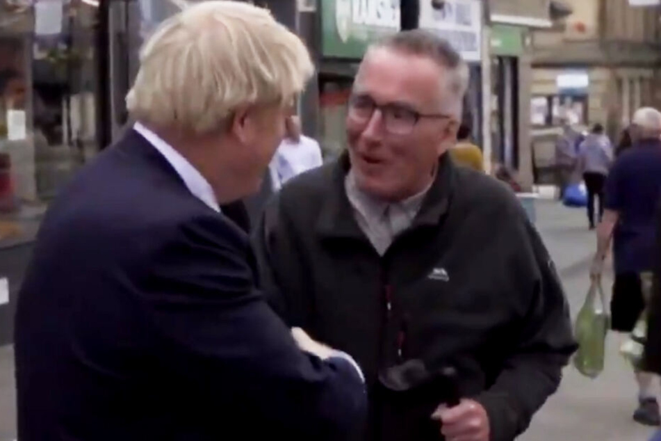 Brexit-Gegner lächelt Boris Johnson ins Gesicht und hat eindringliche Botschaft an ihn