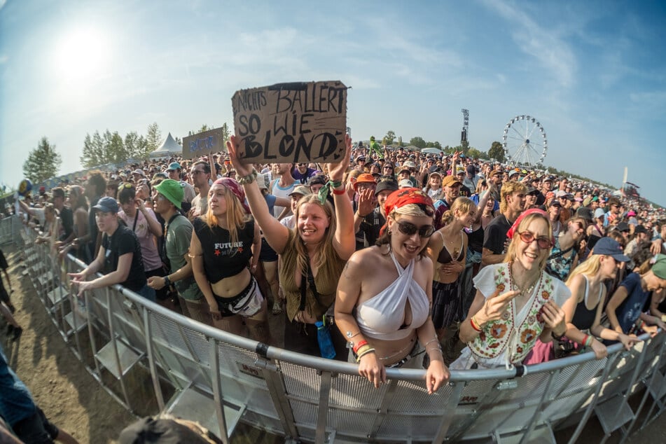 Mit seiner Show am Freitag machte das Trio beeindruckend deutlich: Diese Zeiten sind längst vorbei! Mehrere tausend Fans vor der Bühne bestätigten das.