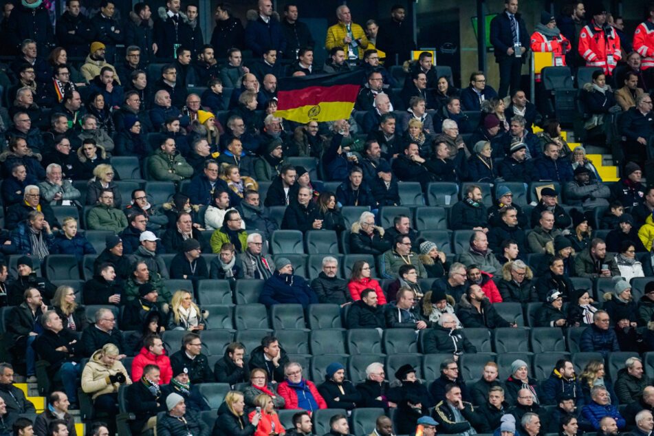 Zuschauer wie hier beim Länderspiel der Deutschen Nationalmannschaft gegen Nordirland wird es diesmal nicht geben (Archivbild).