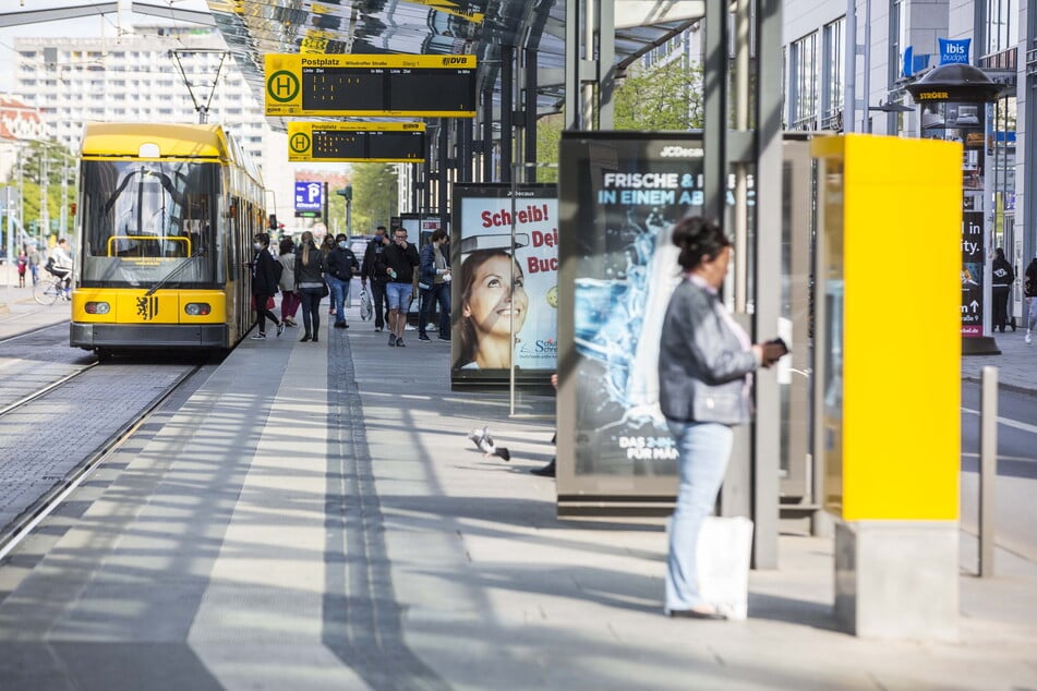 Preiserhöhung bei Bus und Bahn: Scharfe Kritik an Ticket-Plänen