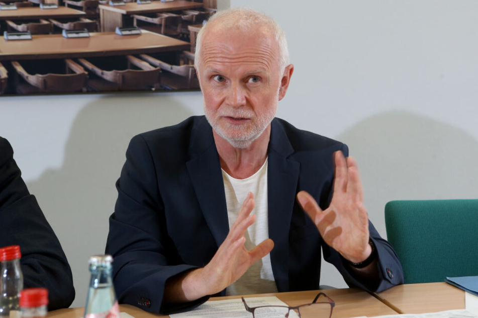 Leiter der Chemnitzer Wahlbehörde, Reiner Hausding (57), informierte über die anstehende OB-Wahl.
