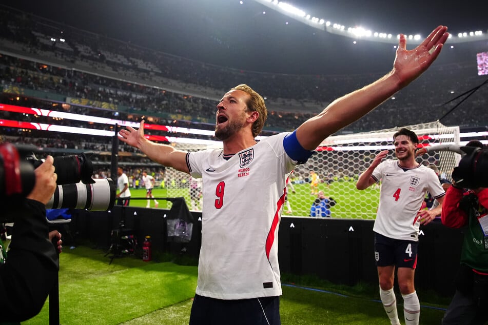 Harry Kane (32) feierte ausgelassen mit den englischen Fans und schmetterte "Wonderwall" von Oasis. Danach war seine Stimme weg.