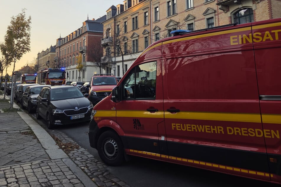 Zahlreiche Fahrzeuge waren in der Barbarastraße im Einsatz.