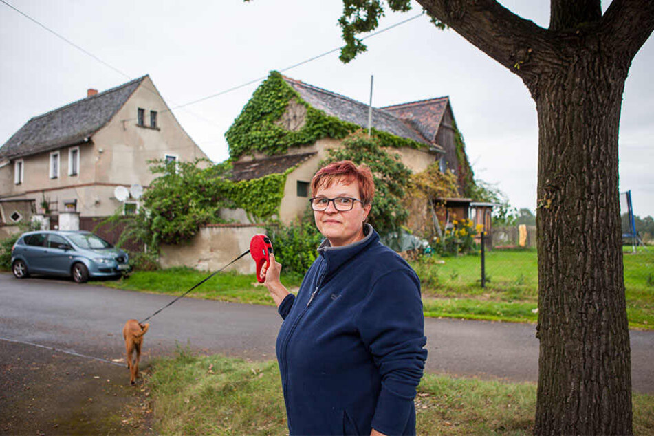 Susanne Heinzelmann wohnt nun seit 10 Jahren in Obertitz. Die Mibrag will die Dorf-Idylle devastieren.