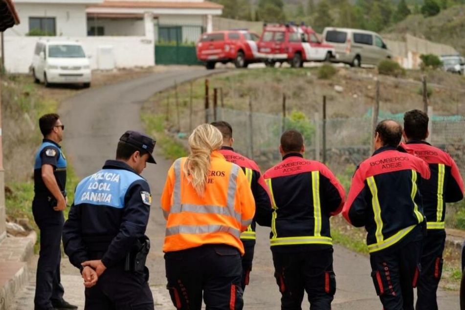 Am Mittwoch entdeckte ein Suchtrupp die Leichen der Frau (39) und ihres Sohnes (10) in einer Höhle auf der Ferieninsel Teneriffa. Ein weiterer siebenjähriger Sohn konnte flüchten.