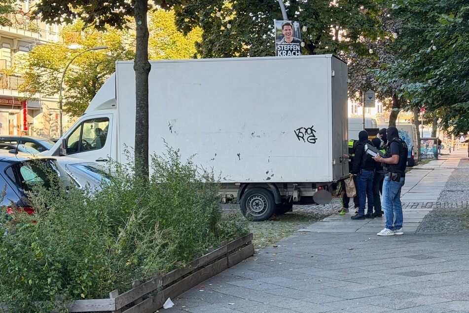 In der ganzen Stadt laufen seit dem Mittwochmorgen Razzien.