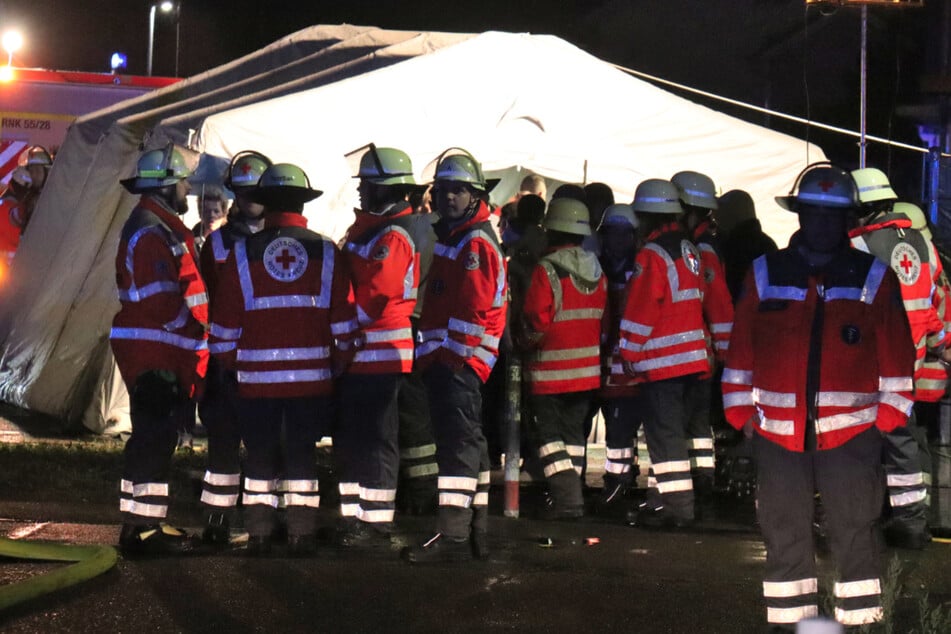 Auch der Rettungdienst war mit einem Großaufgebot vor Ort.