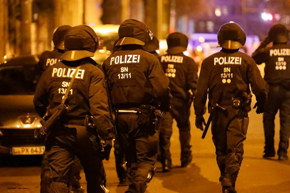 Die Polizei war mit einem Großaufgebot vor Ort.