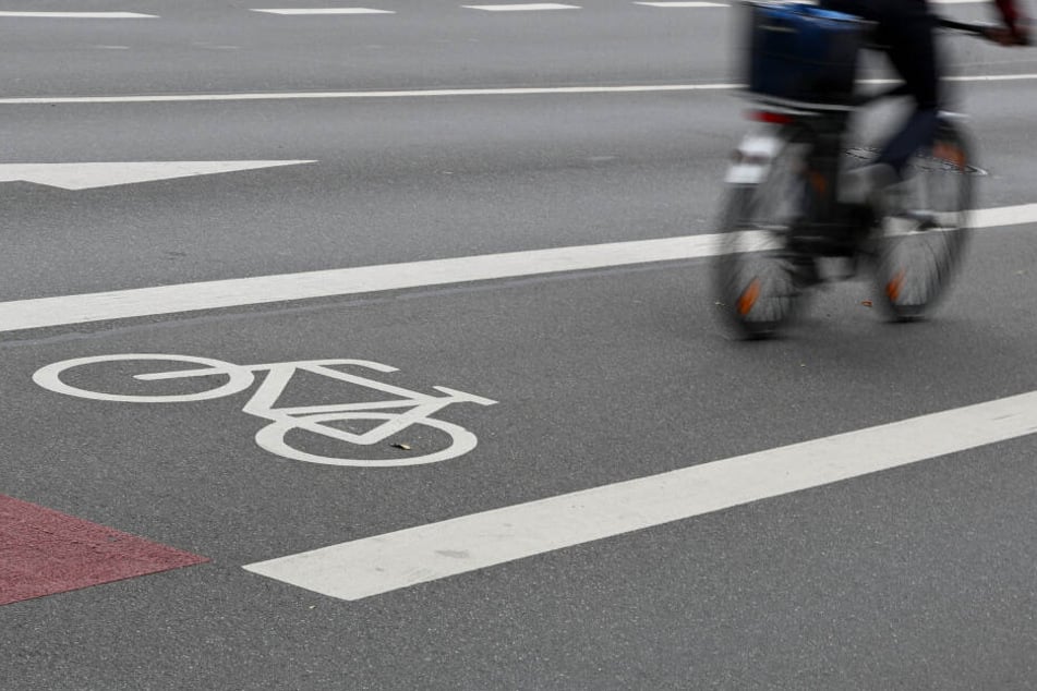 Aktivisten besetzen die Kantstraße jeden Montagmorgen. Sie wollen einen Extra-Radstreifen. (Symbolbild)