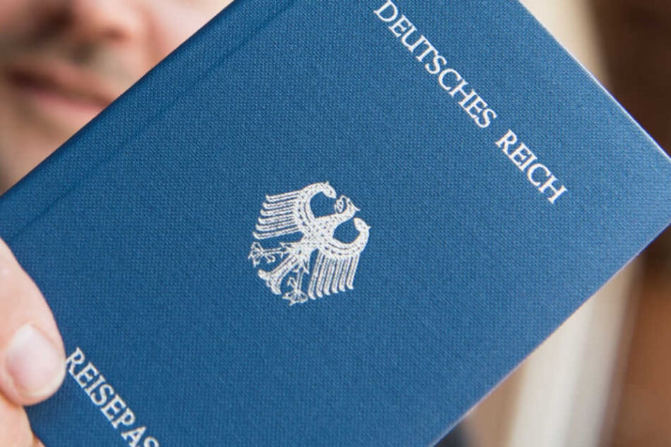 Der Reisepass des Mannes war mit der Aufschrift "Deutsches Reich" versehen. (Symbolbild)
