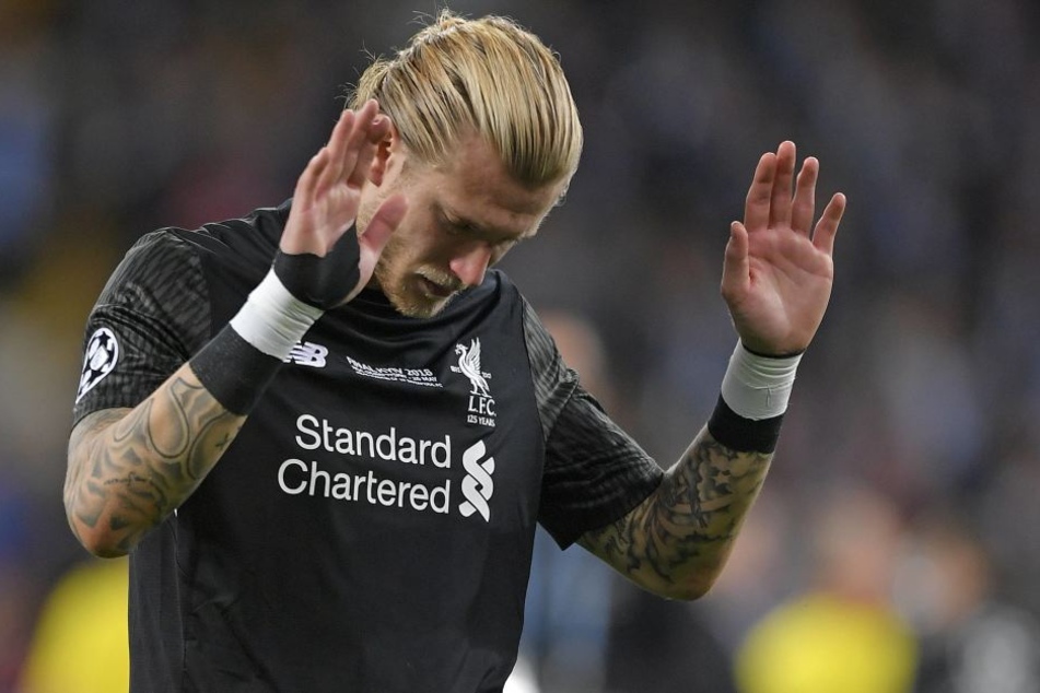 Karius lief nach dem Spiel in die Liverpooler Fankurve und hob entschuldigend die Arme.